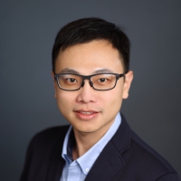 黃耀緯 副教授
國立陽明交通大學光電系
學歷： 國立臺灣大學應用物理所博士
經歷：國立陽明交通大學助理教授與副教授(2021-迄今)、哈佛大學博士後與副研究員(2017-2020)
榮譽：Elsevier全球前2%頂尖科學家(2022-2025)、國際光電工程學會資深會員(2025)、國科會未來科技獎(2024)、英國高等教育學會會士(2023)、教育部玉山青年學者(2021)